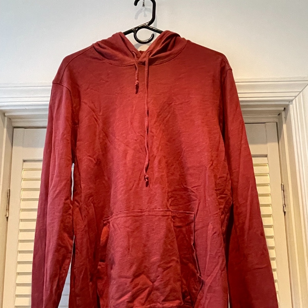 Even Tide Men’s Lightweight Hooded Pullover - Medium Tall - Great Condition
